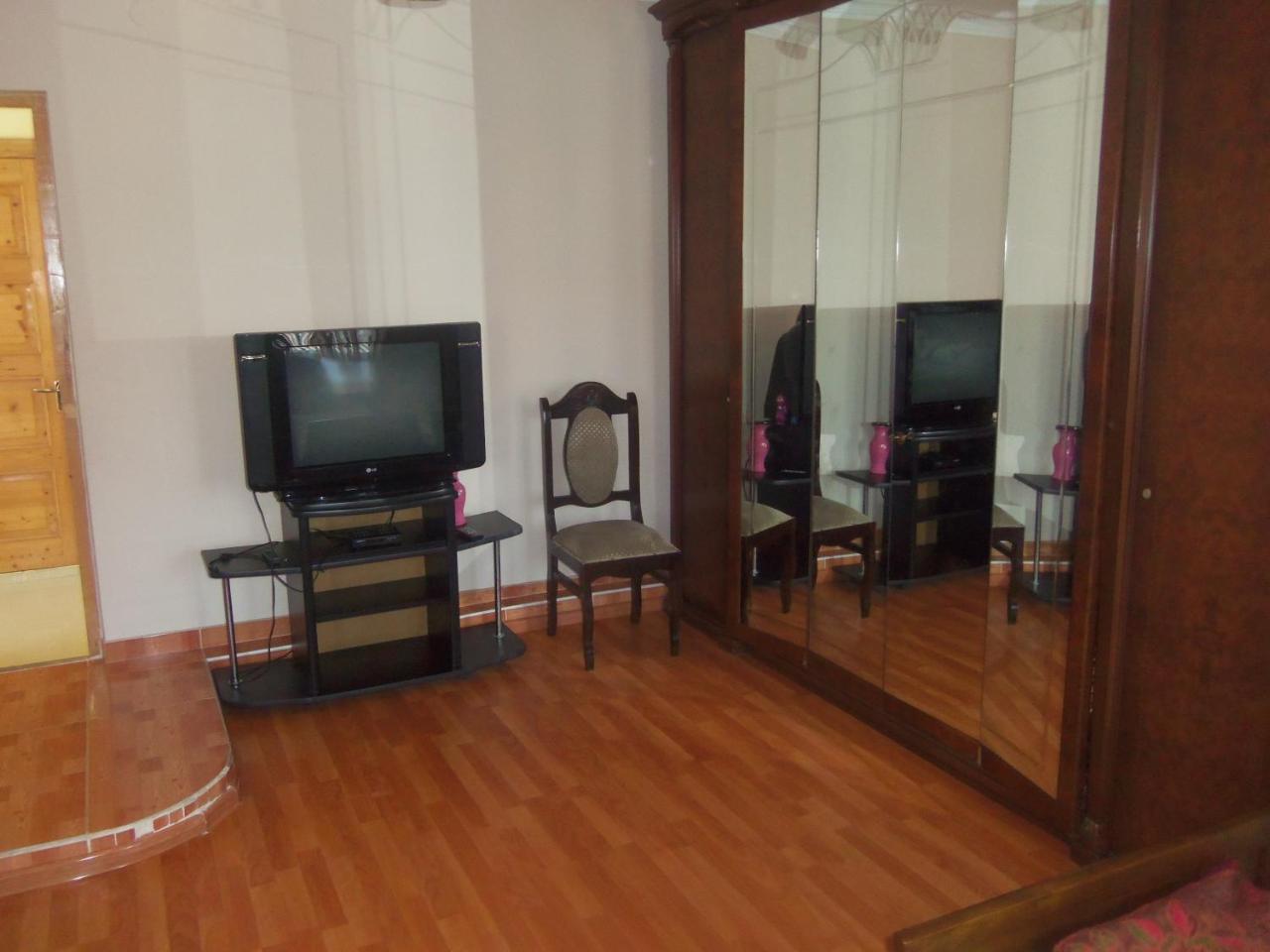 Mini Hotel On Guramishvili 22 Кобулети Екстериор снимка