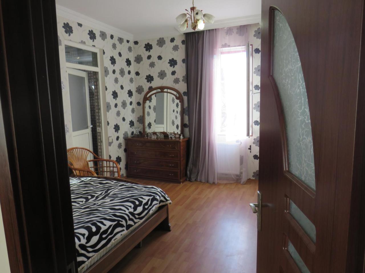 Mini Hotel On Guramishvili 22 Кобулети Екстериор снимка