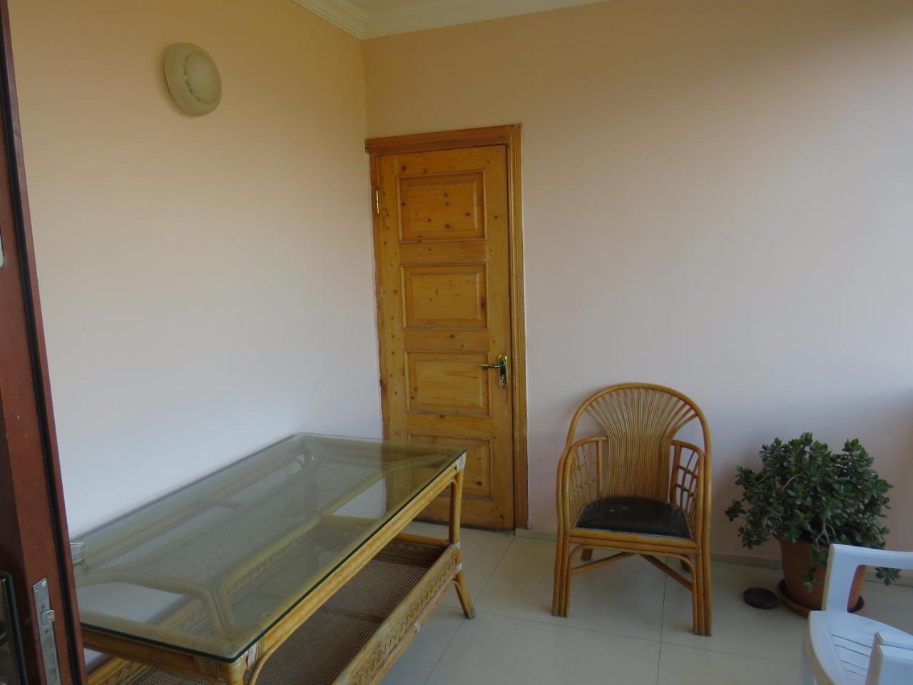 Mini Hotel On Guramishvili 22 Кобулети Екстериор снимка