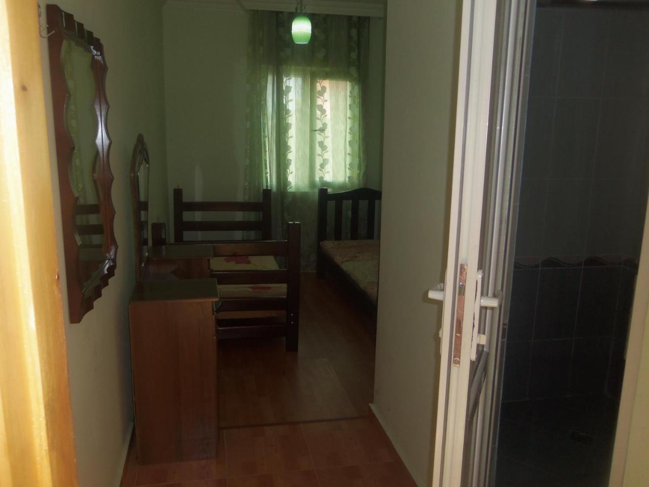 Mini Hotel On Guramishvili 22 Кобулети Екстериор снимка